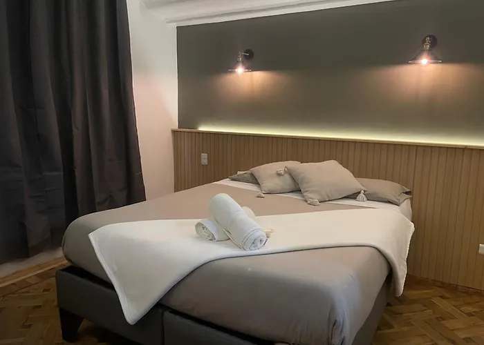 Click Hotel